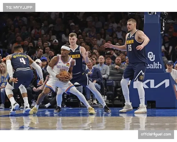 掘金打出15-2攻击波，约基奇连续助攻队友反超比分